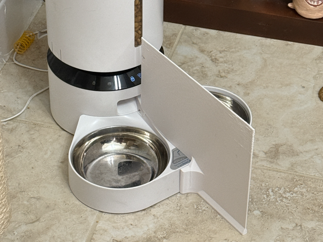 Pet Libro Cat Wall, Food Shield for Cat Lovers