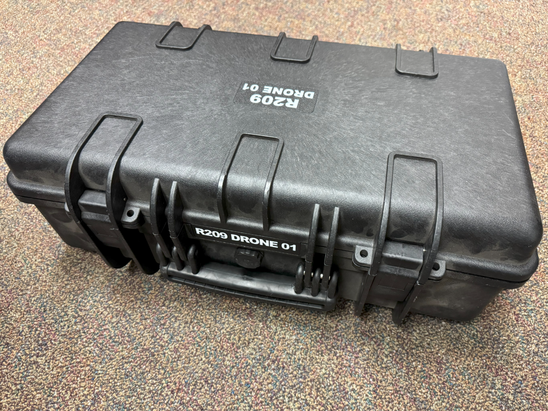 Name Plate Monoprice Weatherproof Case 22x14x8 in
