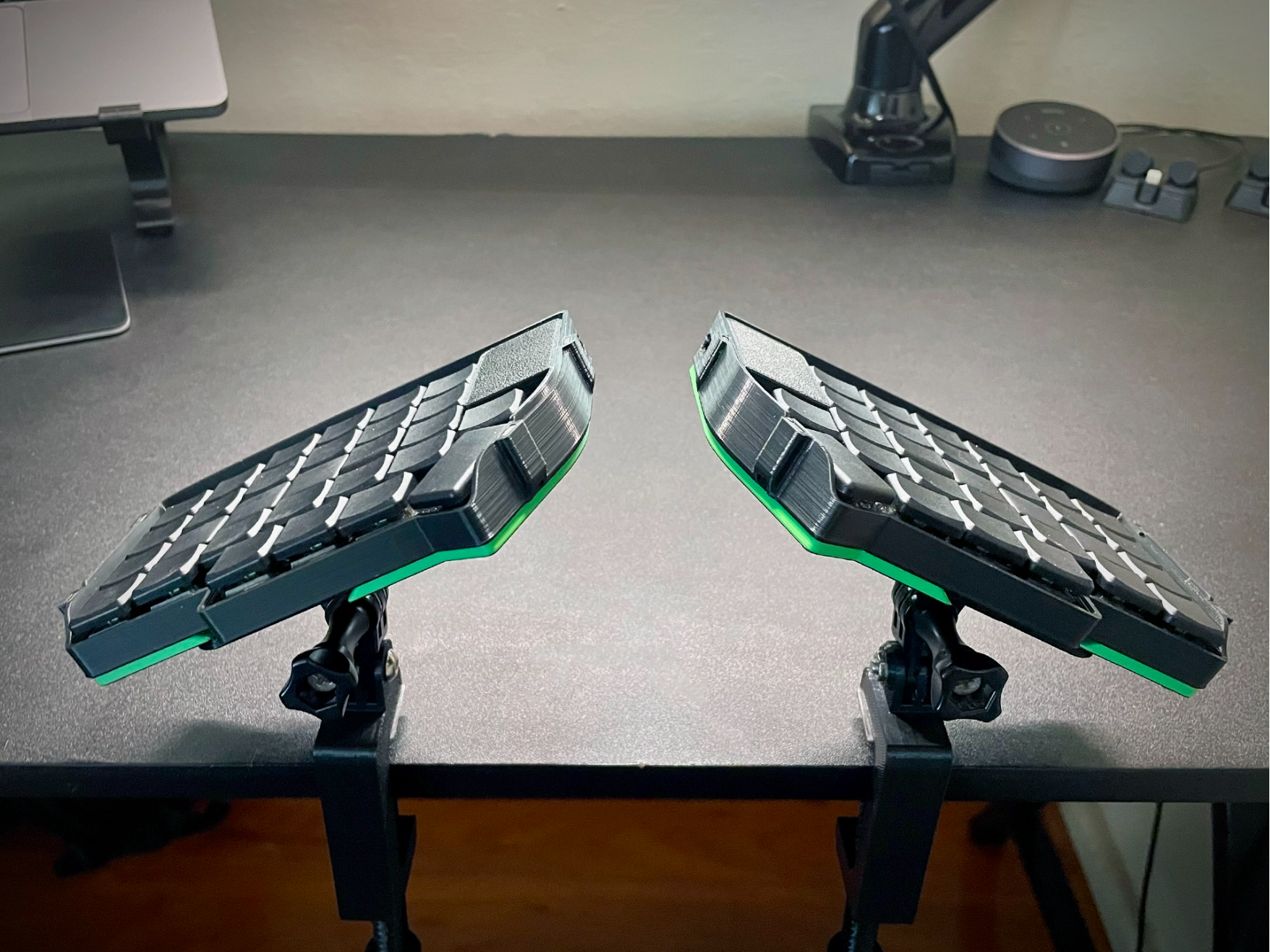 Lily58 Hot-Swap Mounting System