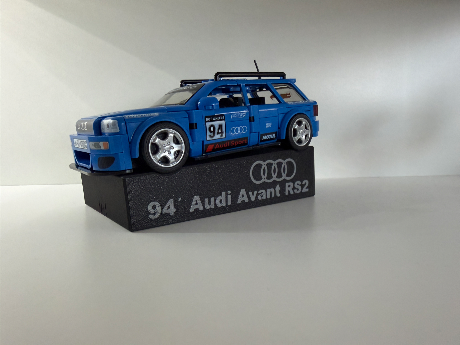 Mattel Brick Shop 94´Audi Avant RS2 Stand