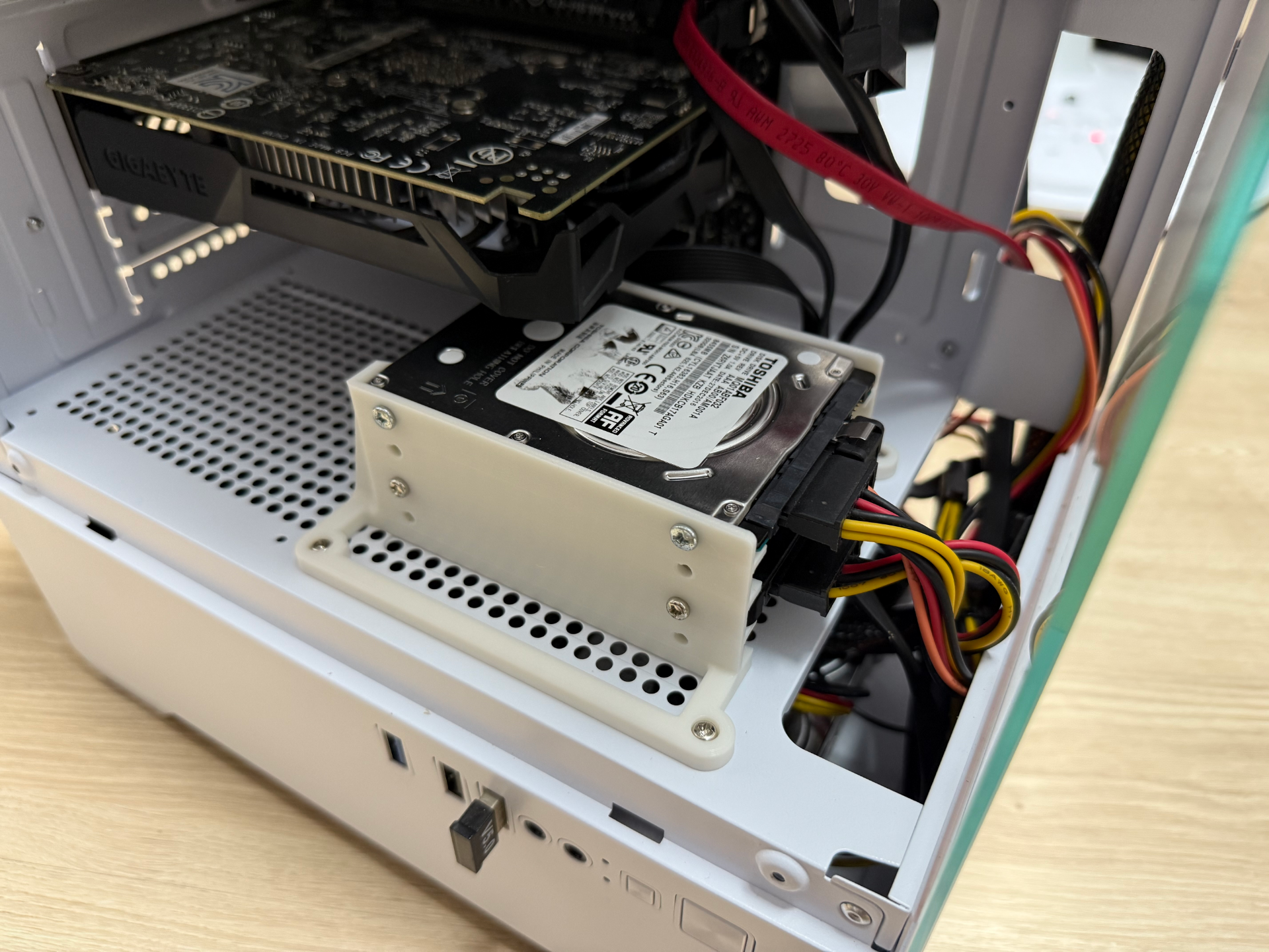 120mm cooling fan fixed 2.5 ssd slot