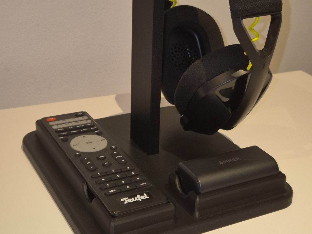 Tech Station – 3D Printable Desk Organizer