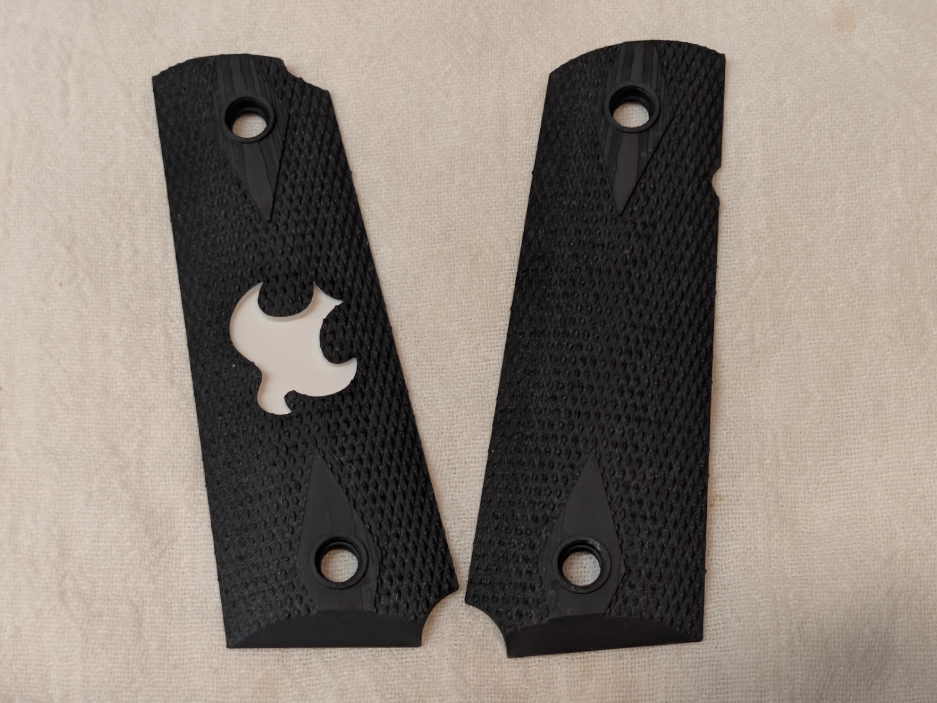 Dove of peace Peacemaker 1911 grips