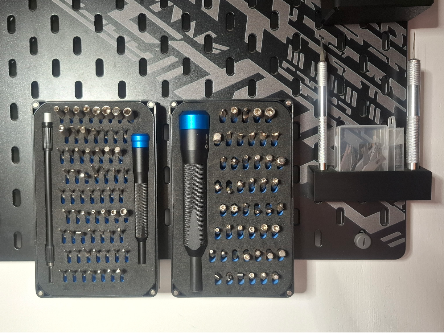Screwdrivers iFixit Skadis