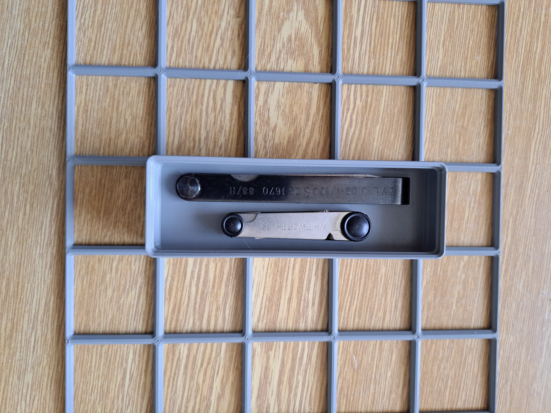 Gridfinity 4u dial gauge and thread gauge holder