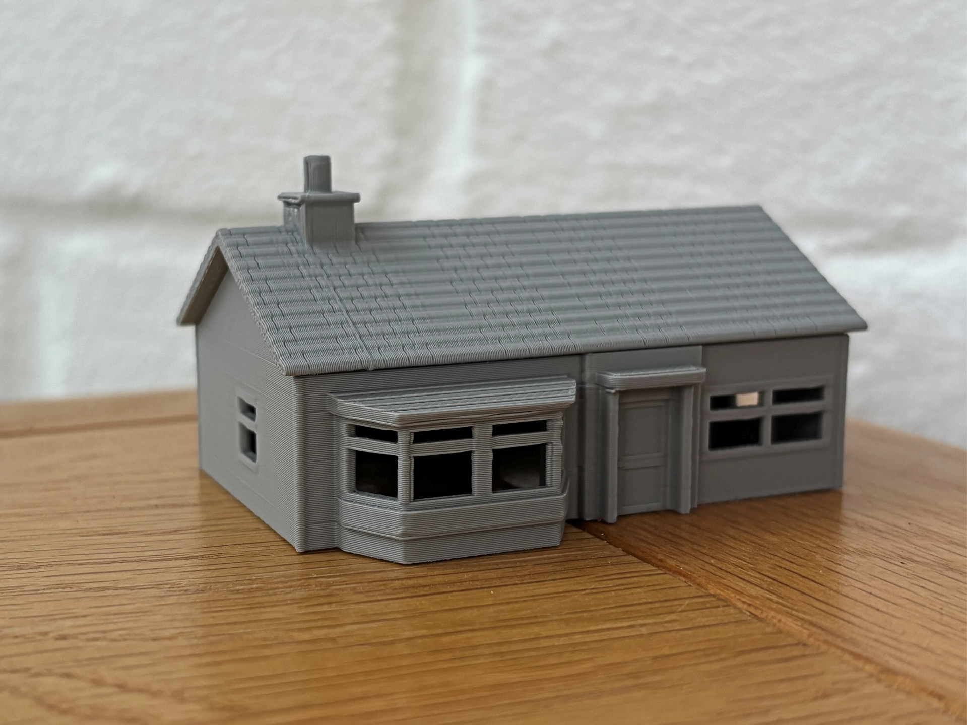 N Scale House ( Bungalow.)  Model Railway- Diorama