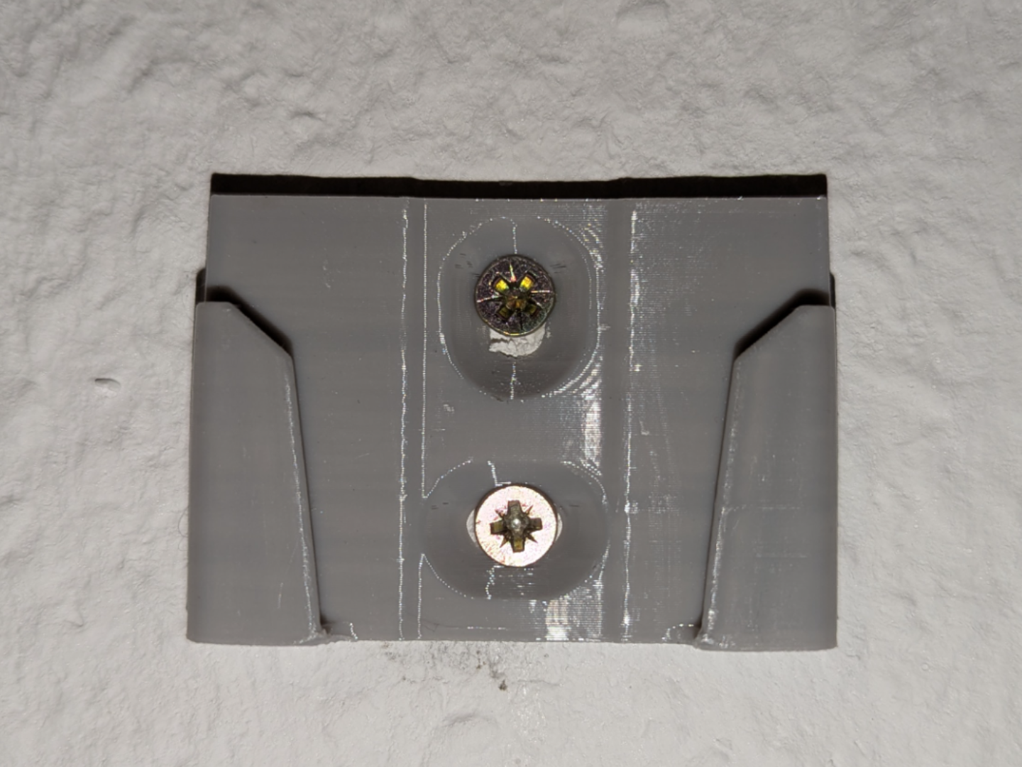 Bissell Pet hair eraser - minimal wall mount