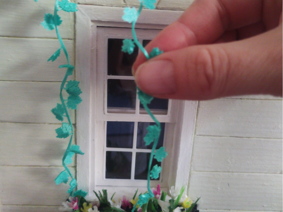 Doll House Miniature Vine + Leaves