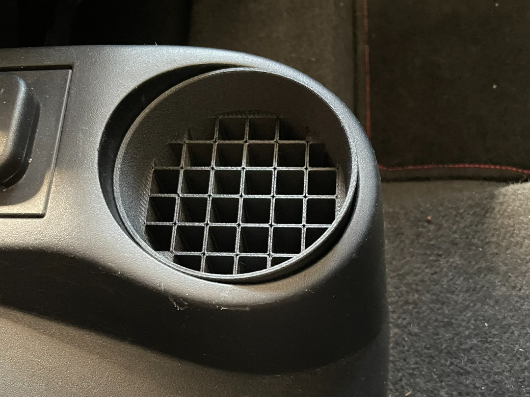Car cupholder ashtray