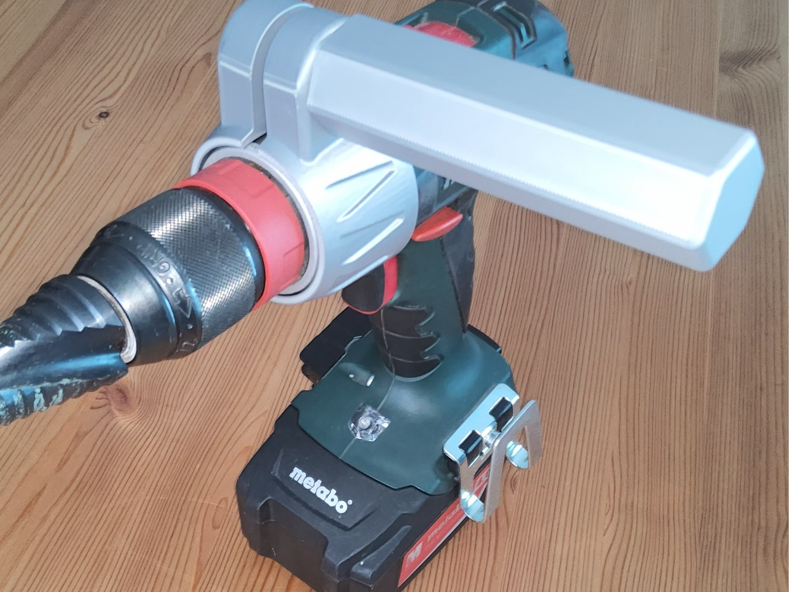 Verstellbarer Handgriff für Akkuschrauber METABO