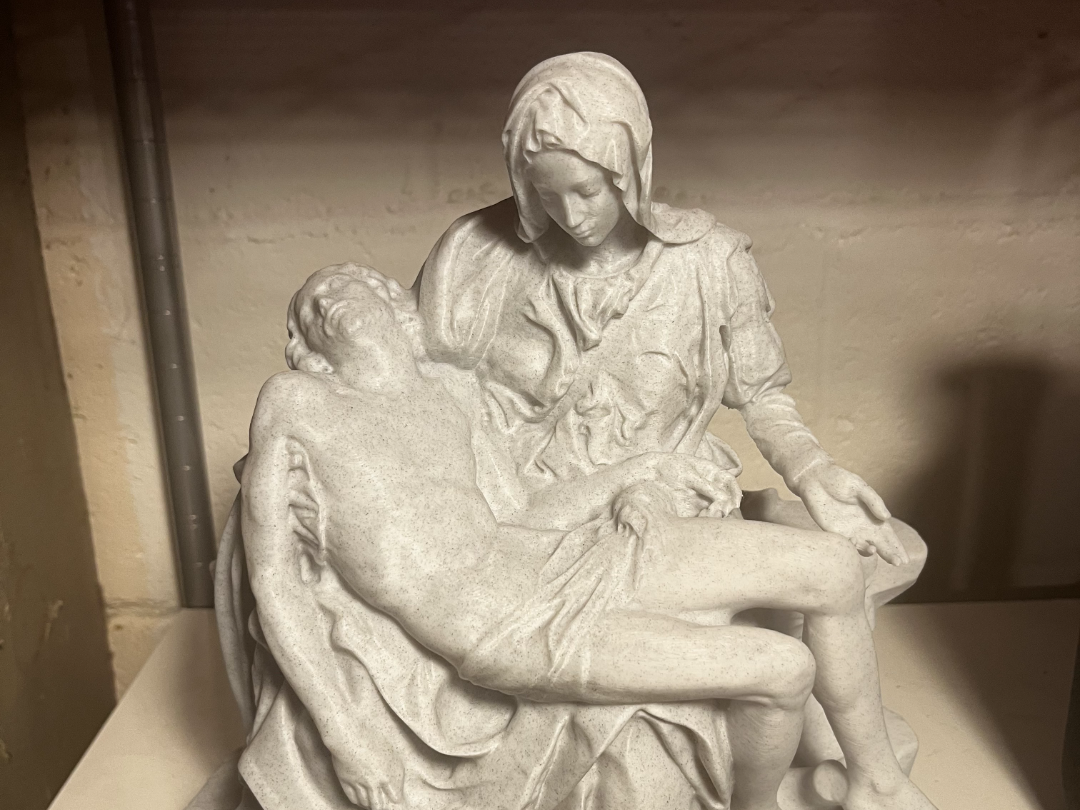 Michelangelo's La Pietà Saint Mary and Jesus HiRes