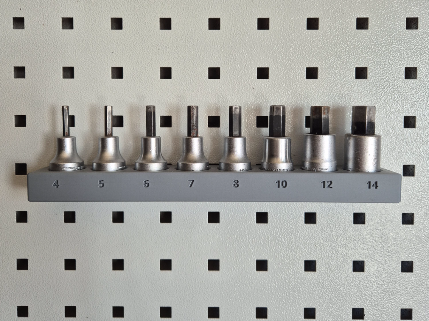 Garant Lochwand Halter für 1/2"ISK Nüsse(24mm)