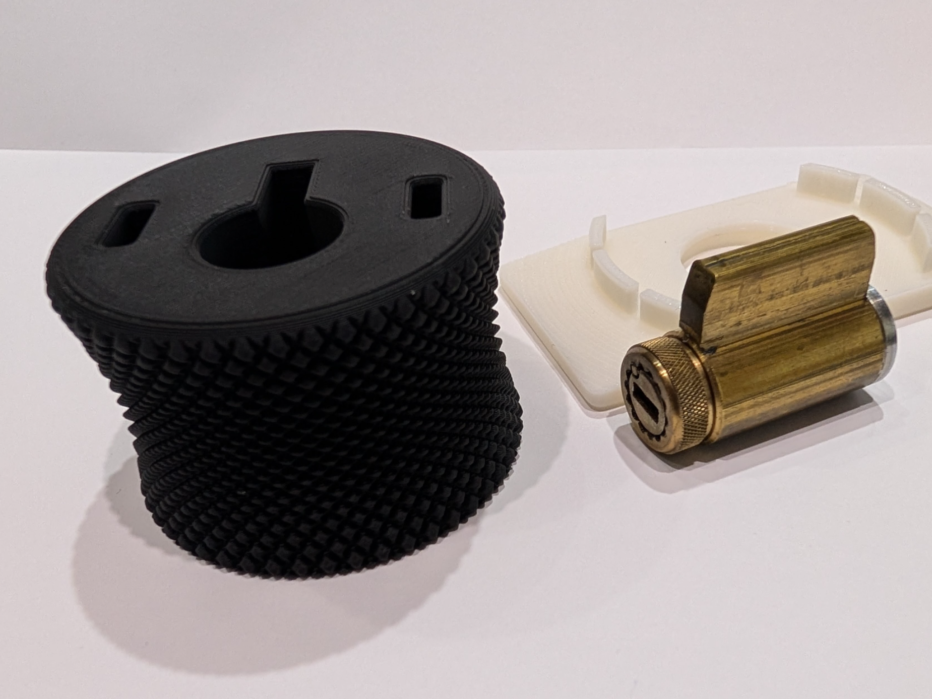 Locksport Practice Holder for KIK locks knurled