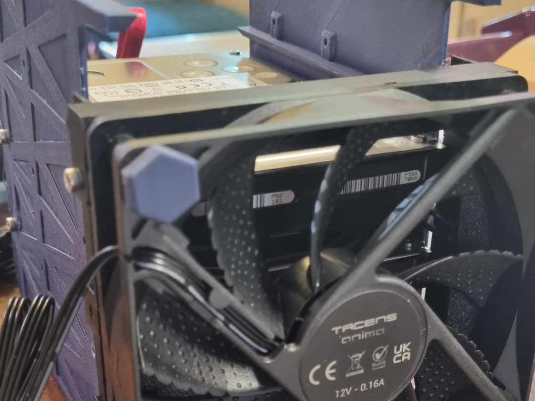 4-fach 3.5'' HDD Plattenstapel 12CM Lüfter