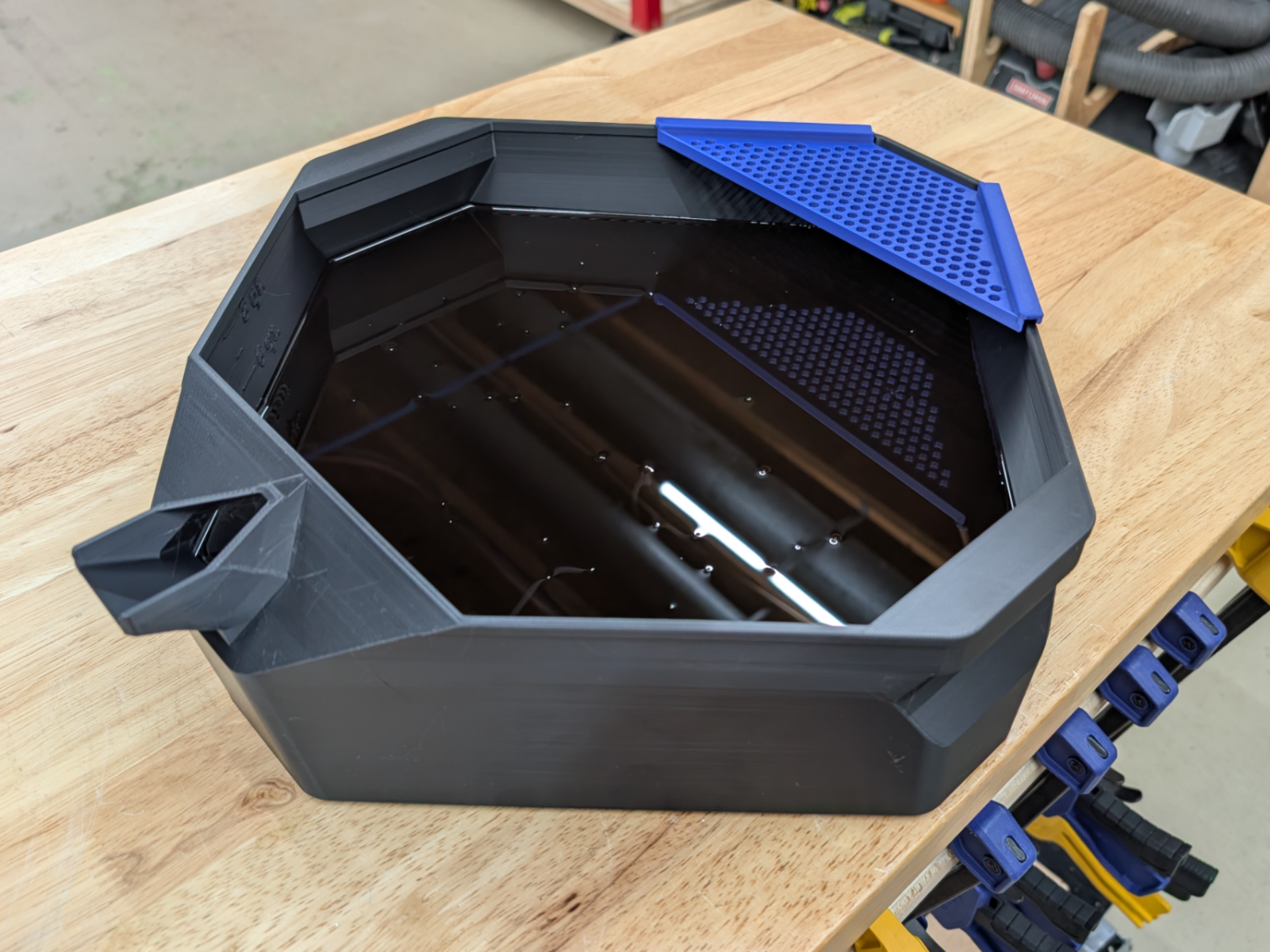 Large Oil Drain Pan, With Drip Tray - 8 or 6 Quart