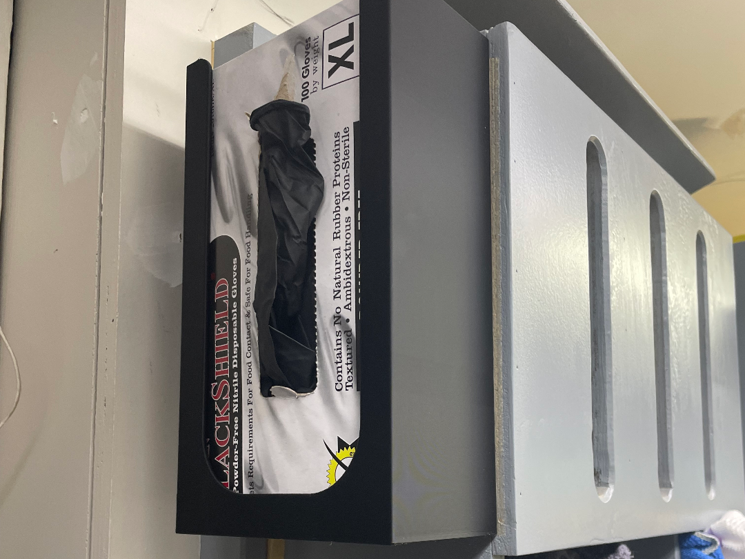 Disposable glove holder