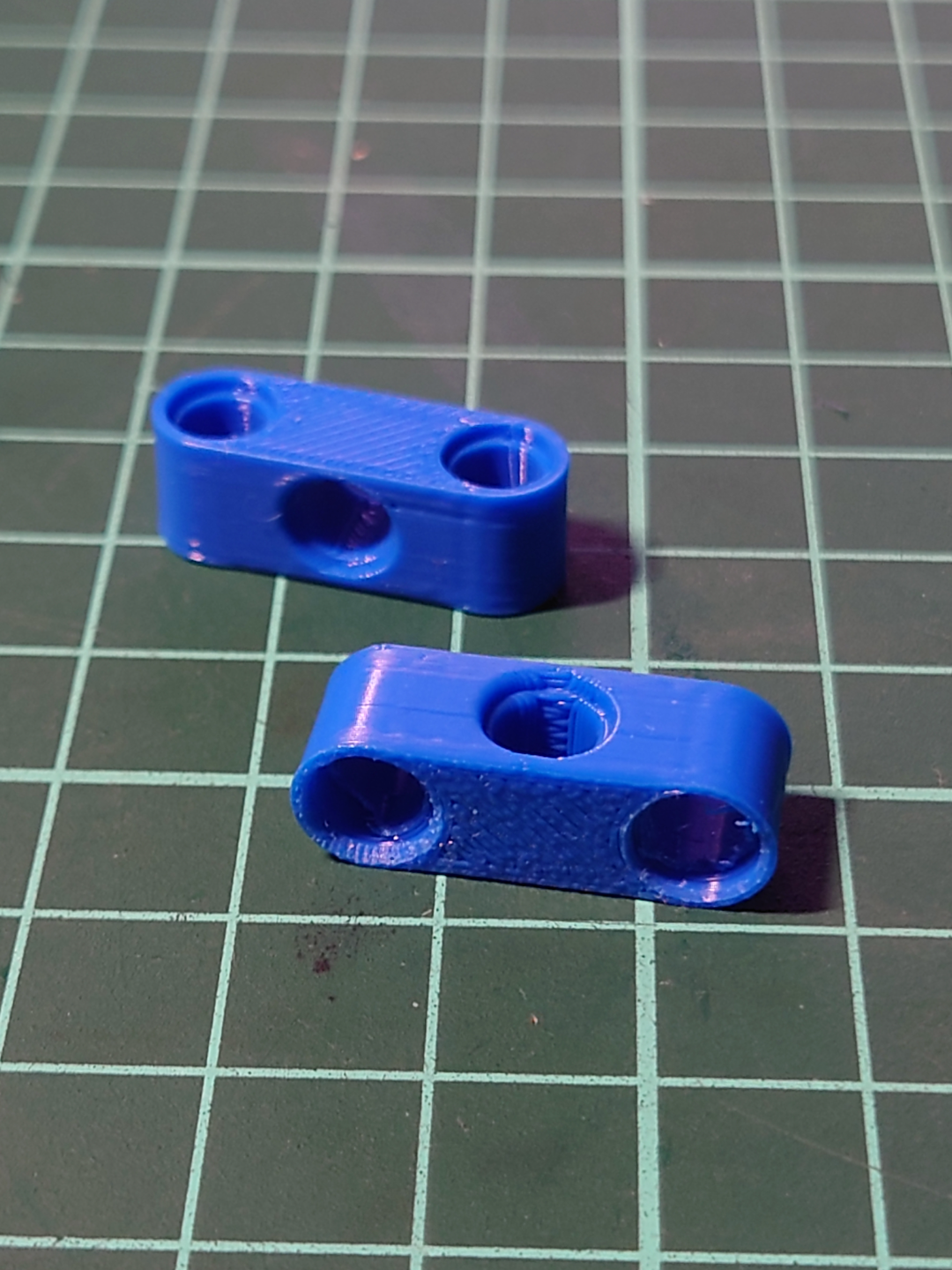 1x3 (FlipFlop) Liftarm with alternating holes