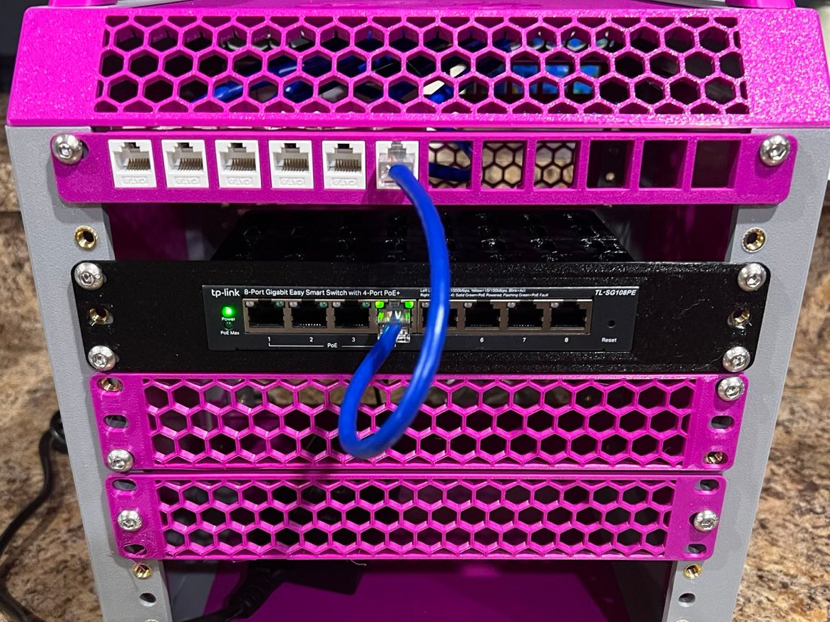 TP Link SG108PE  Switch 10" Rack Mount