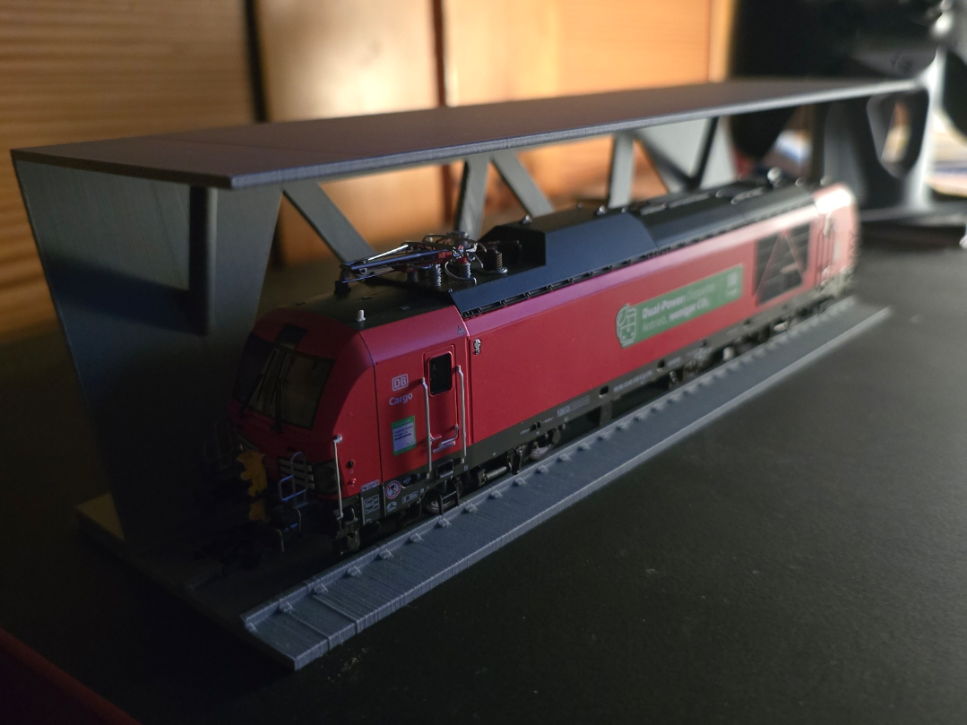 h0 display shelter