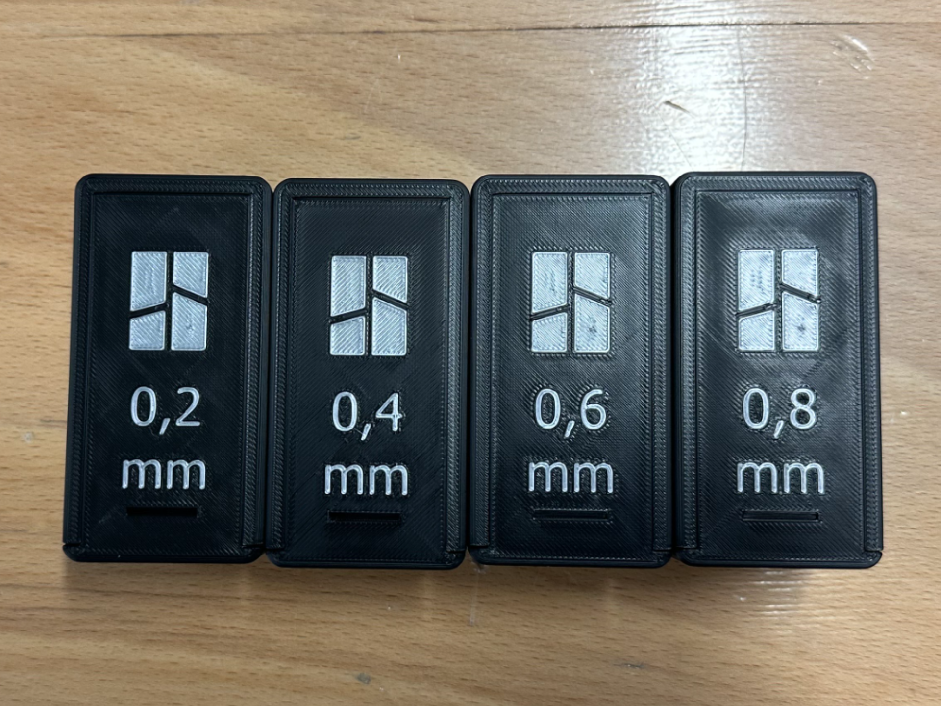 Box für 0,2; 0,4; 0,6 und 0,8 mm Druckköpfe