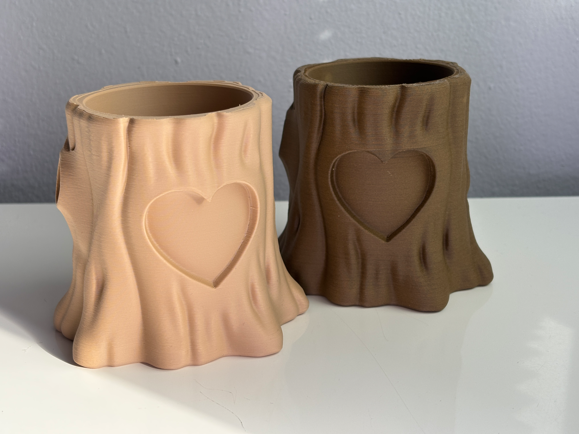 Valentine Heart Tree Stump Pen Holder - Desk setup