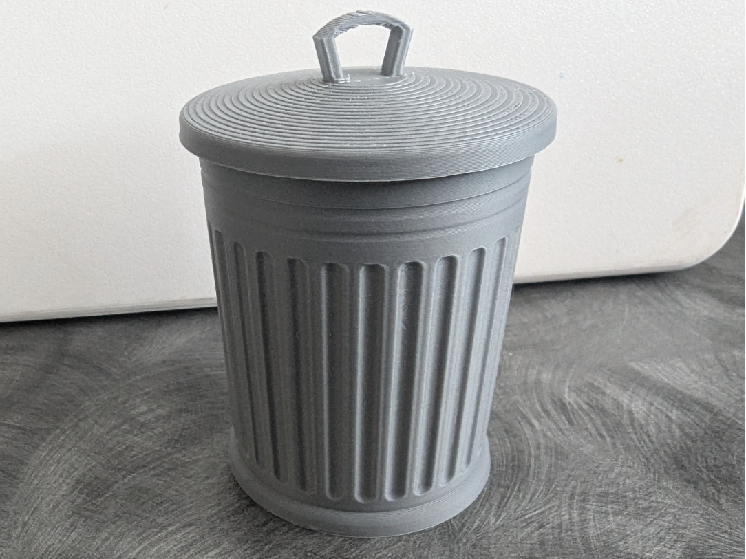 Mini Trash Can with Removable Lid