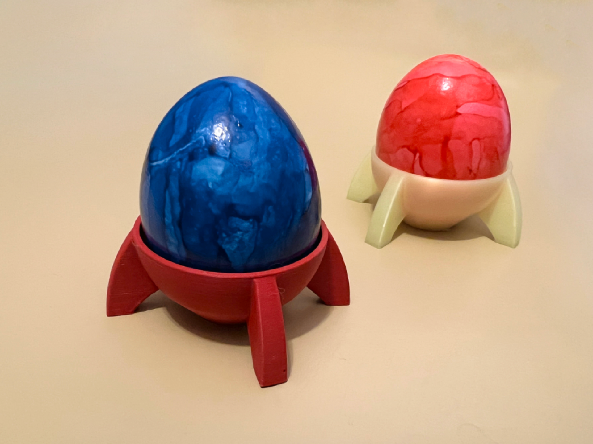 Rock-egg - the rocket egg cup