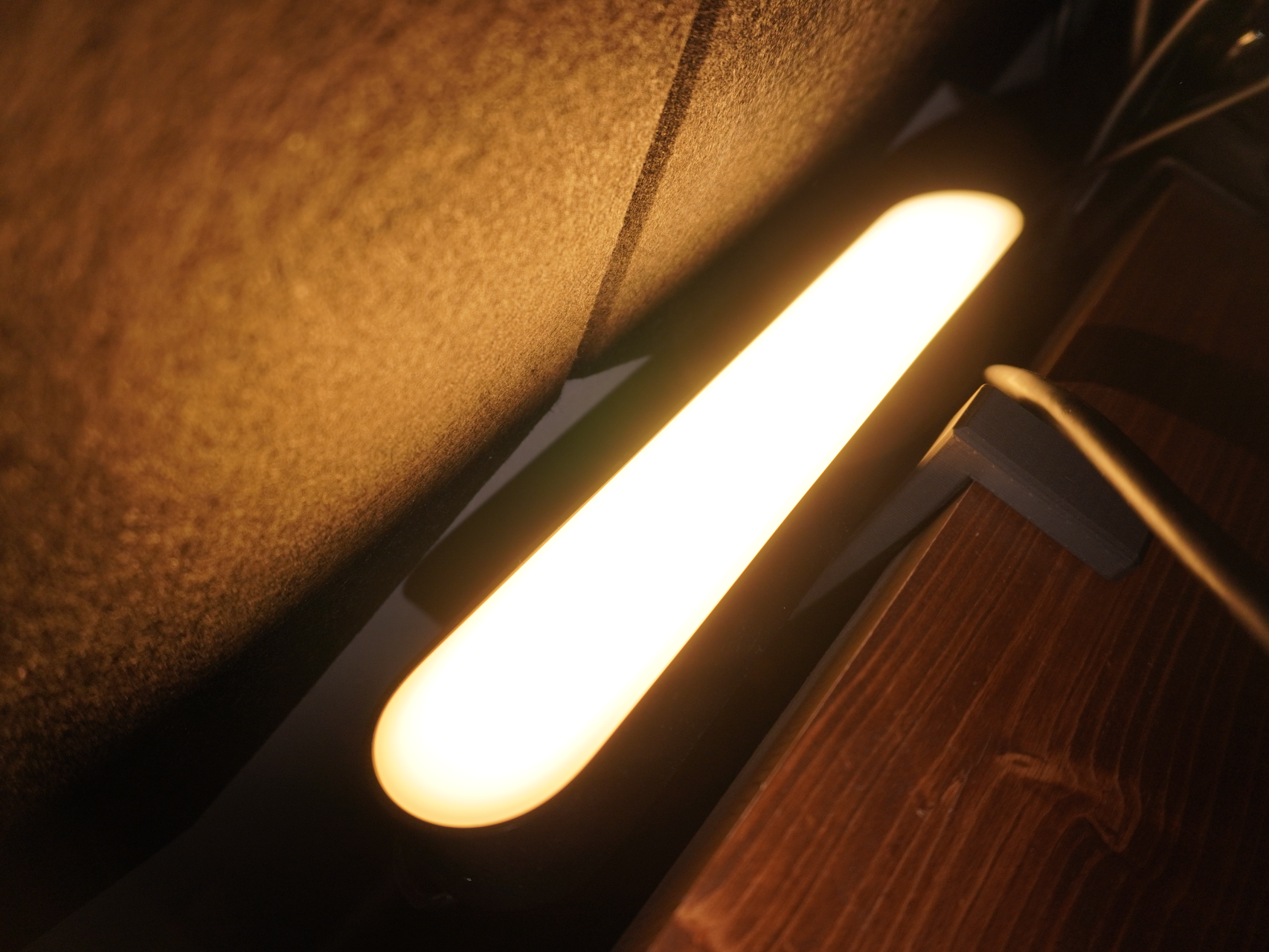 Under-Desk Philips Hue Play Clamp