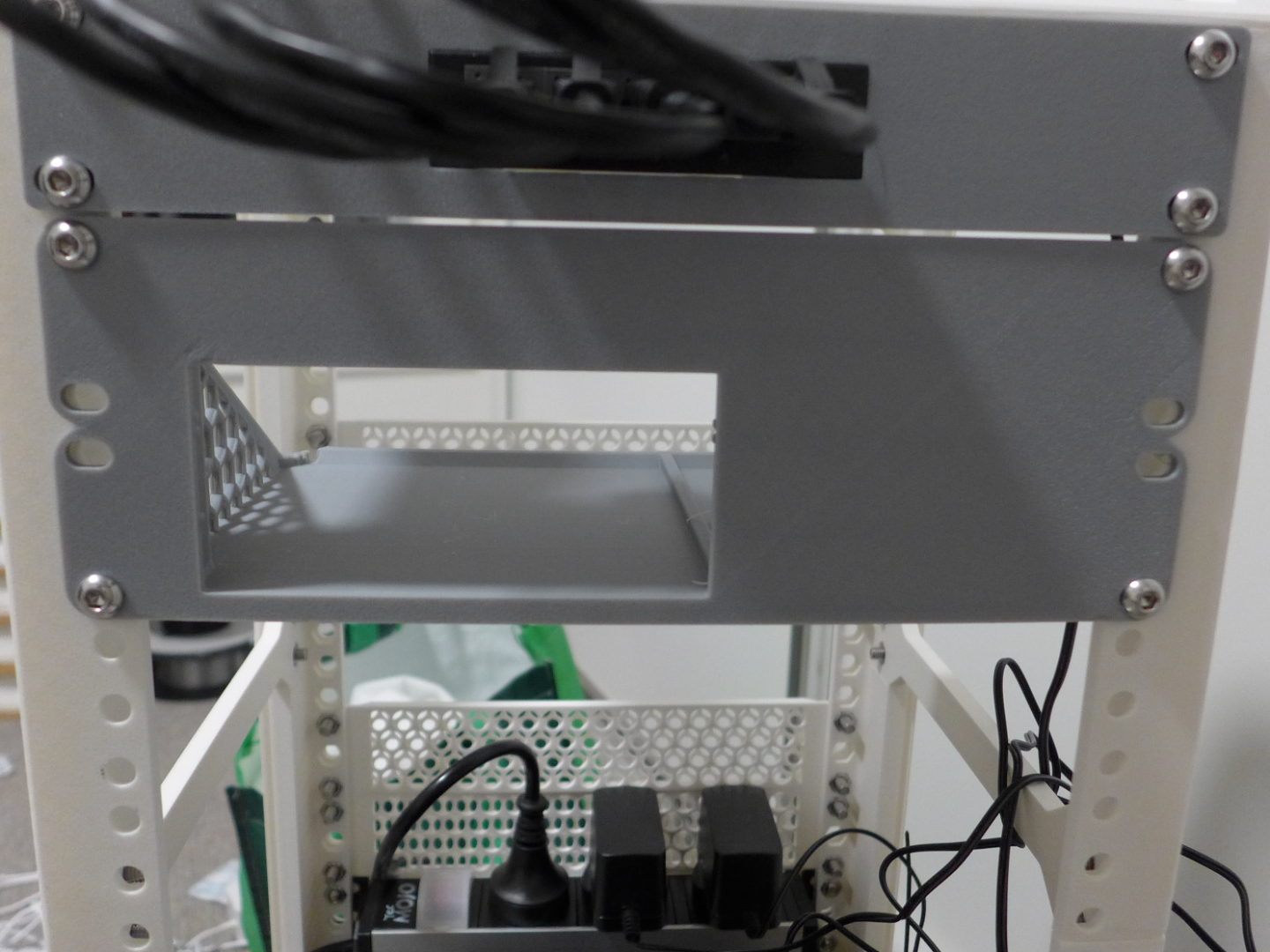 Intel Nuc Holder Adjusted for Lab Rax