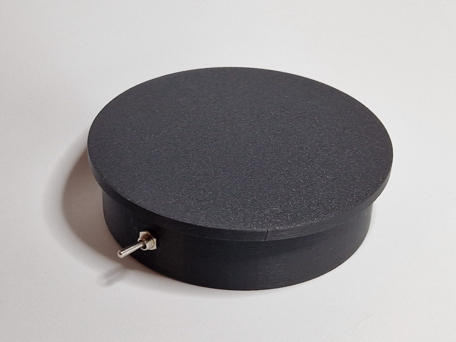 Automated rotating platform
