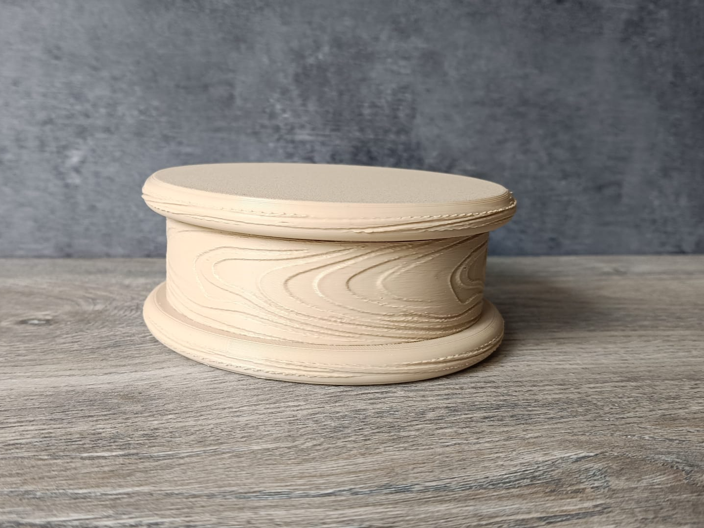 Einfacher Holzsockel oder Holzpodest