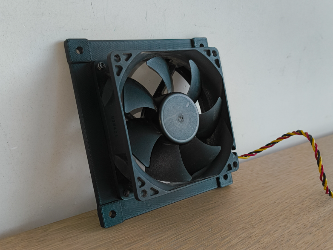 90mm to 120mm PC fan adapter