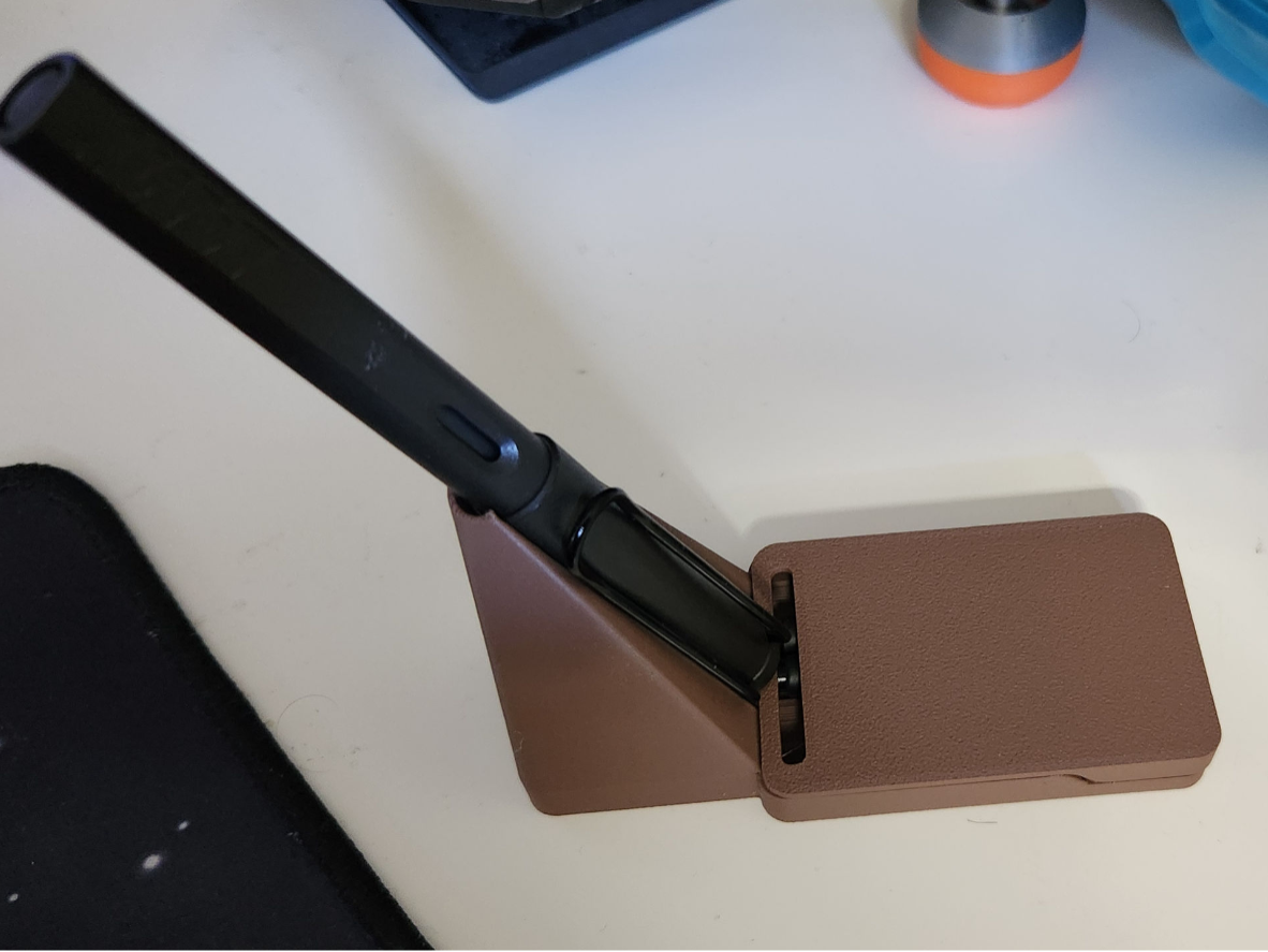 Lamy Safari Fountain Pen Stand