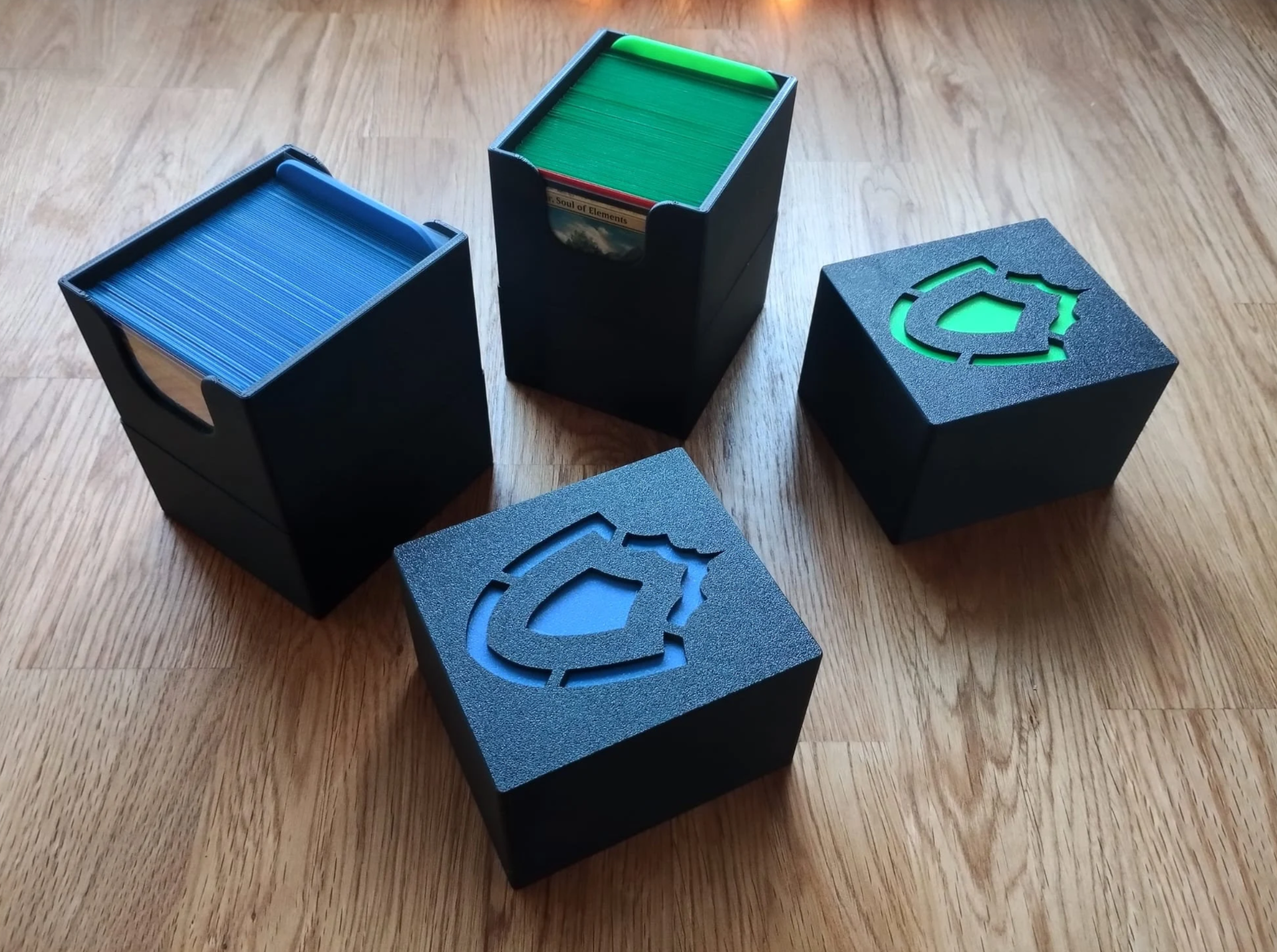 Commander Deck Box With Coloured Insert & Divider