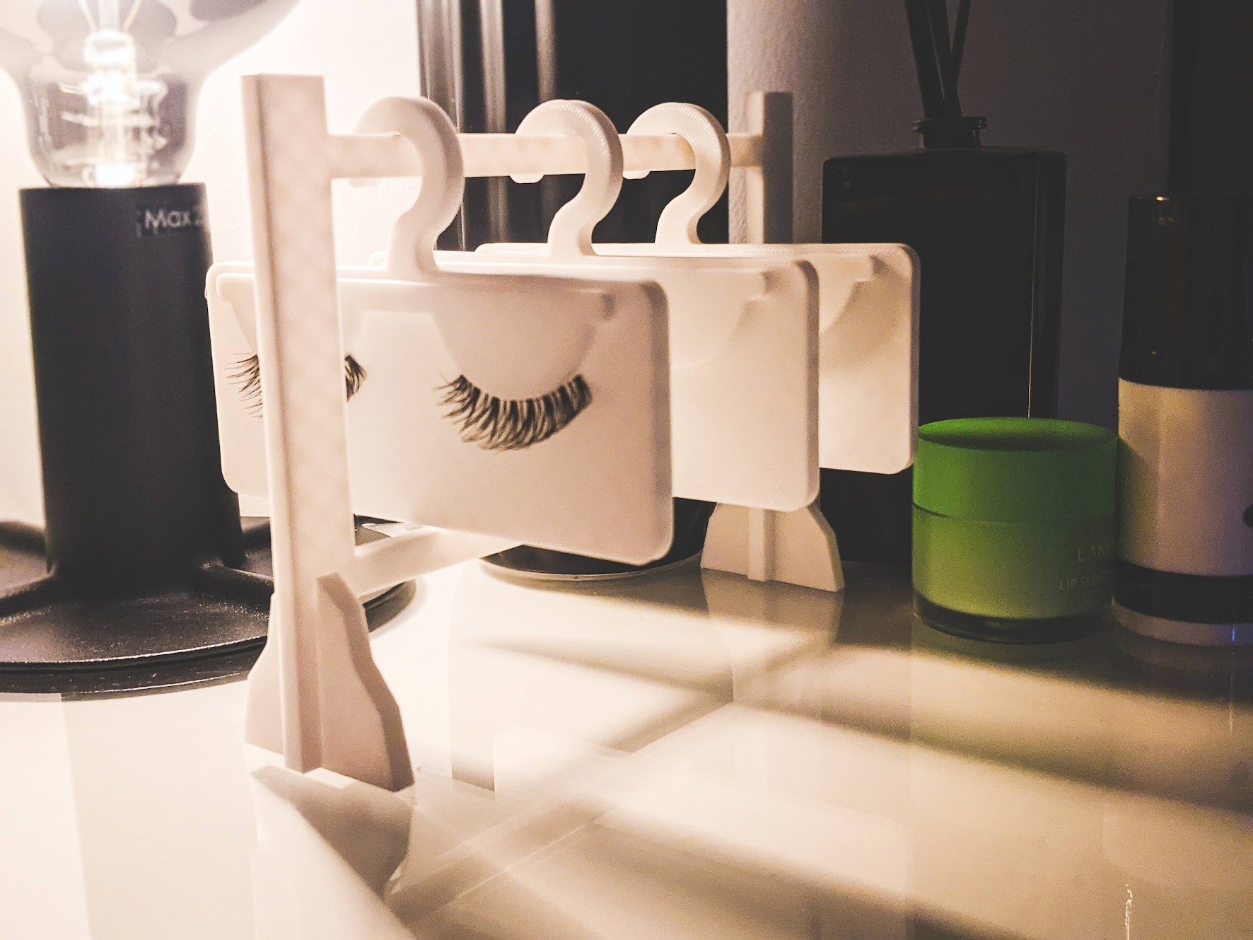 False Eyelash Hanger Rack