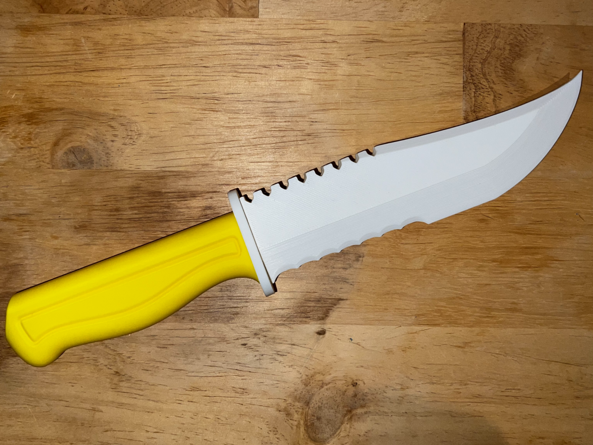 Model Serrated Knife