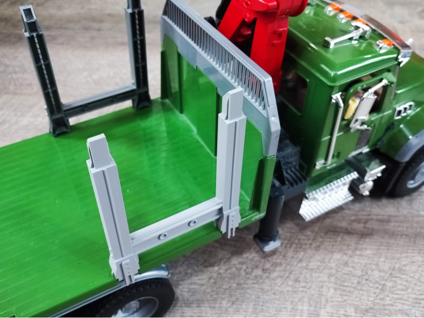 Bruder Loading pillars for forestry trailers