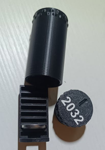 2032 flat battery holder