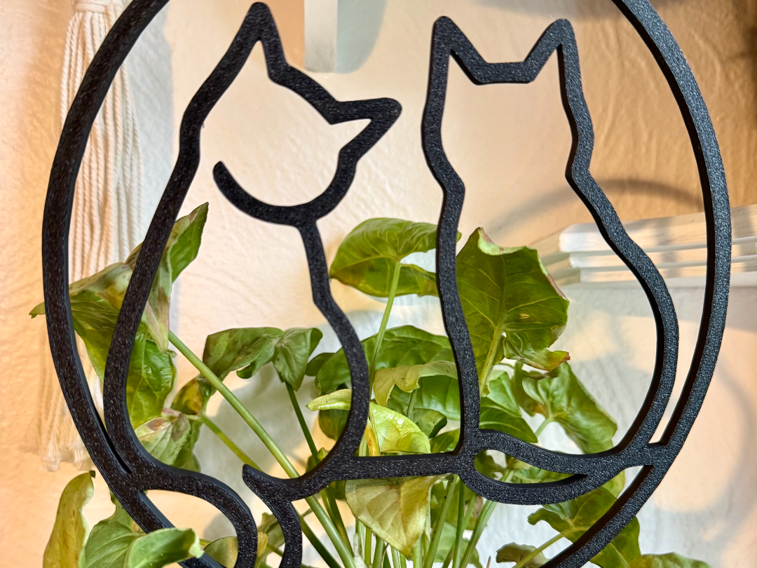Two cats trellis