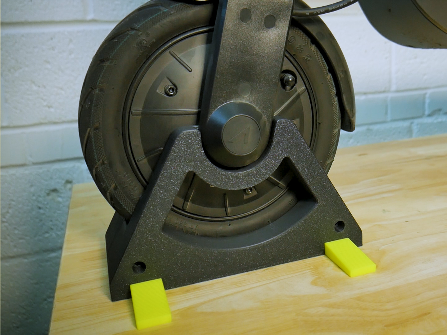 Apollo GO Wheel Stand Chocks