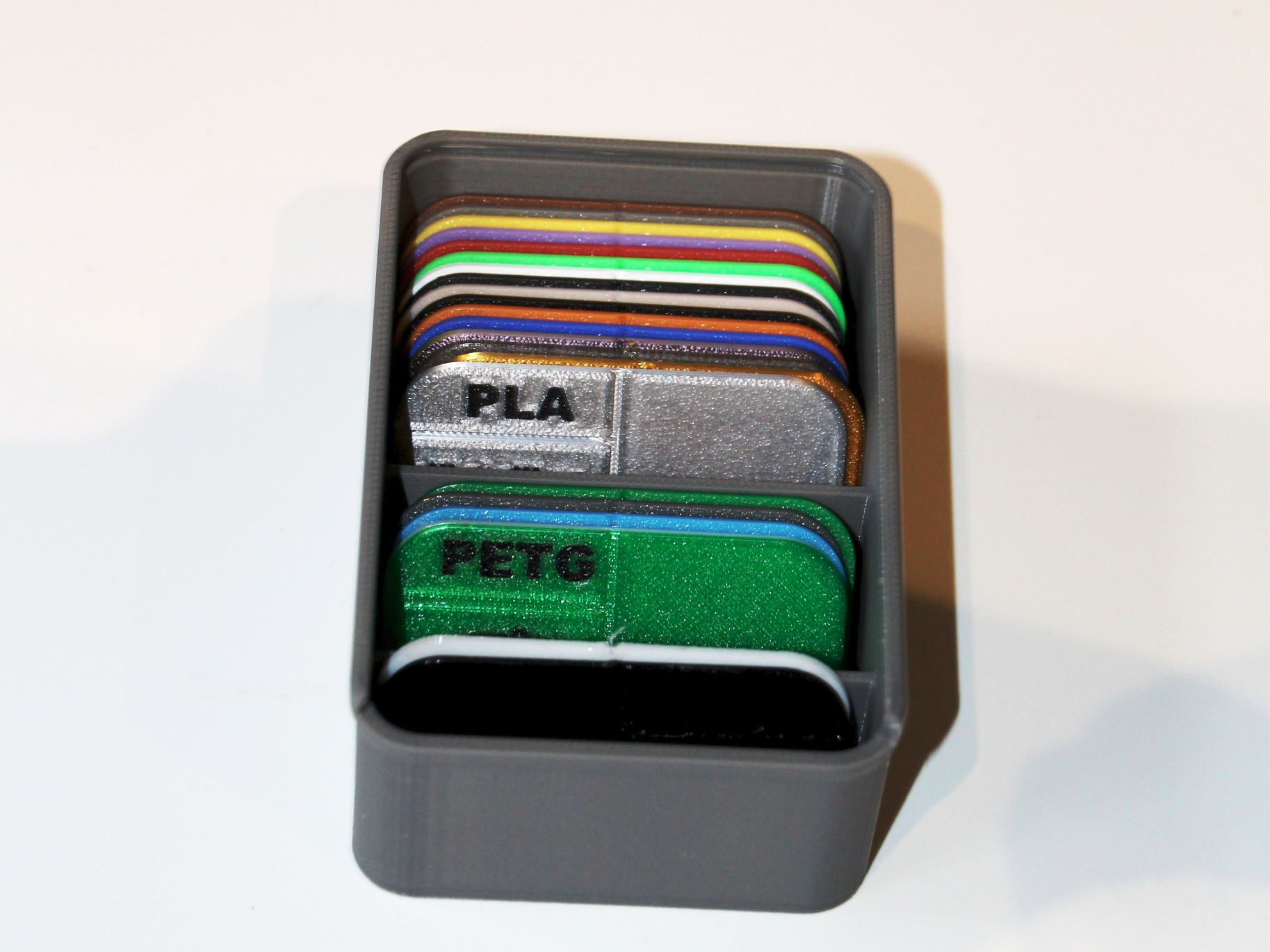 Box fuer Filament Musterkarten
