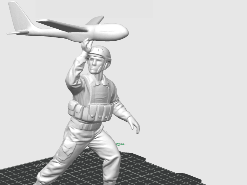 SOLDADO CON DRON