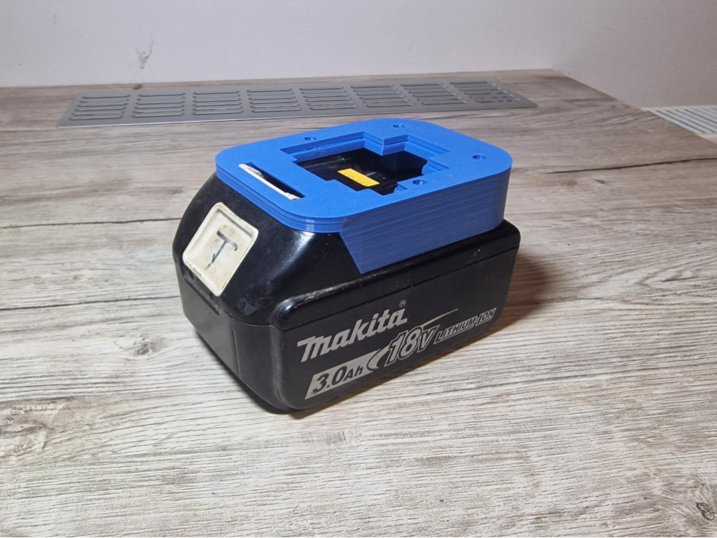 Makita battery universal holder or adapter