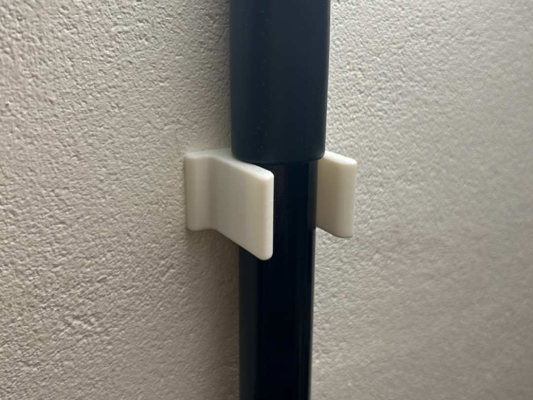 Broom handle wall mount (Wandhalterung für Besen)