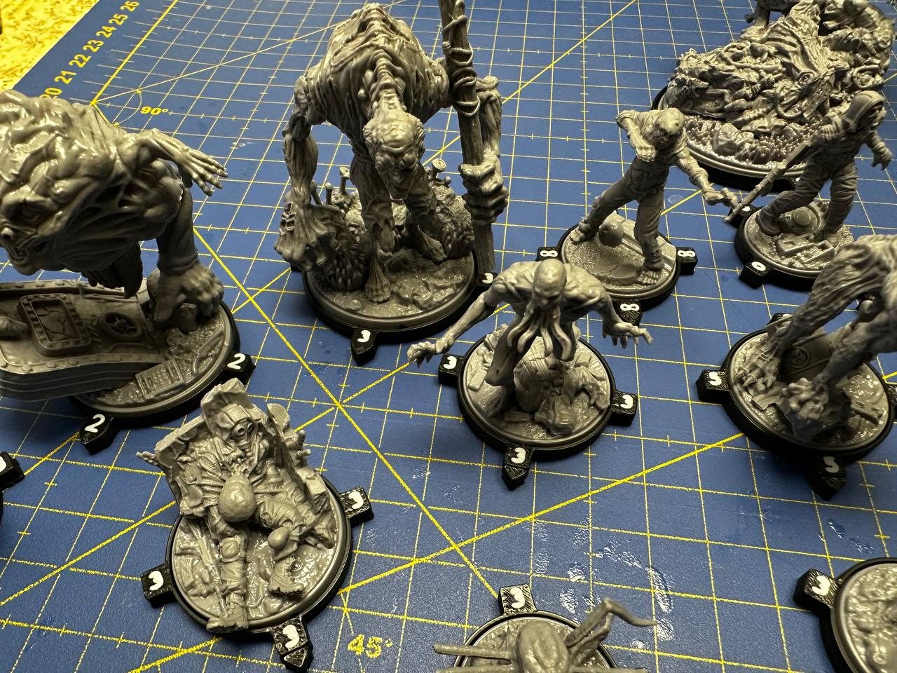 Stalker visibility bases for minis