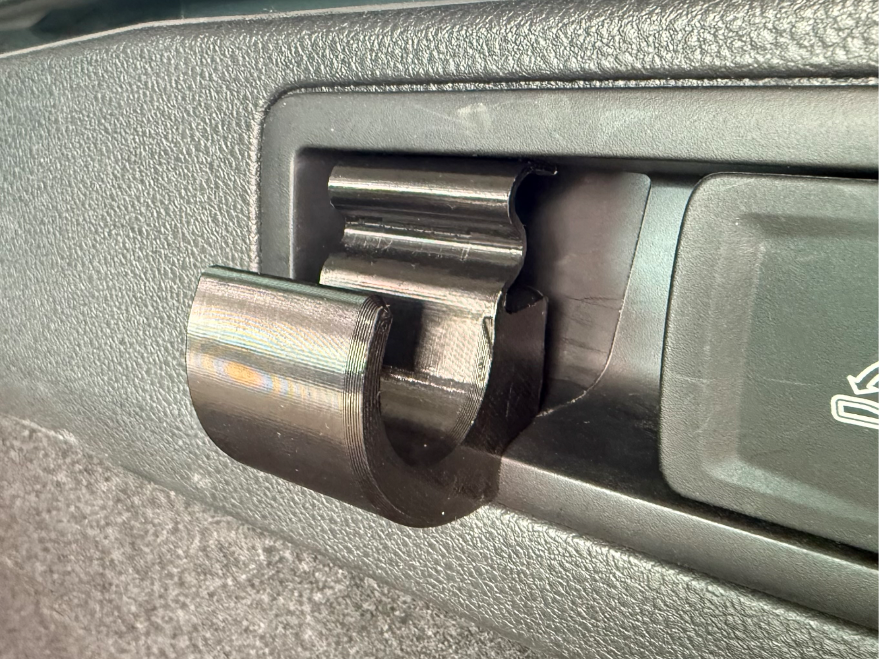 Passat B8 trunk hook
