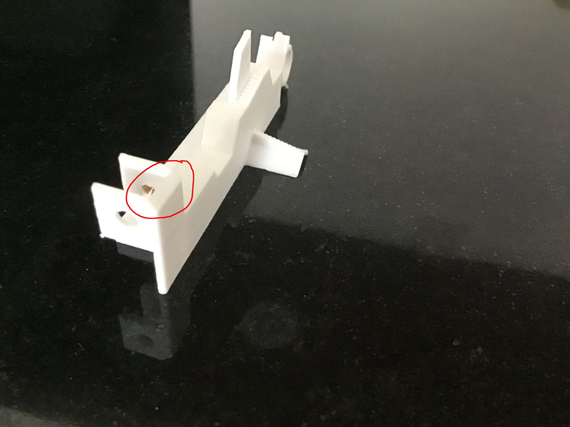 Roomba J7 brush latch