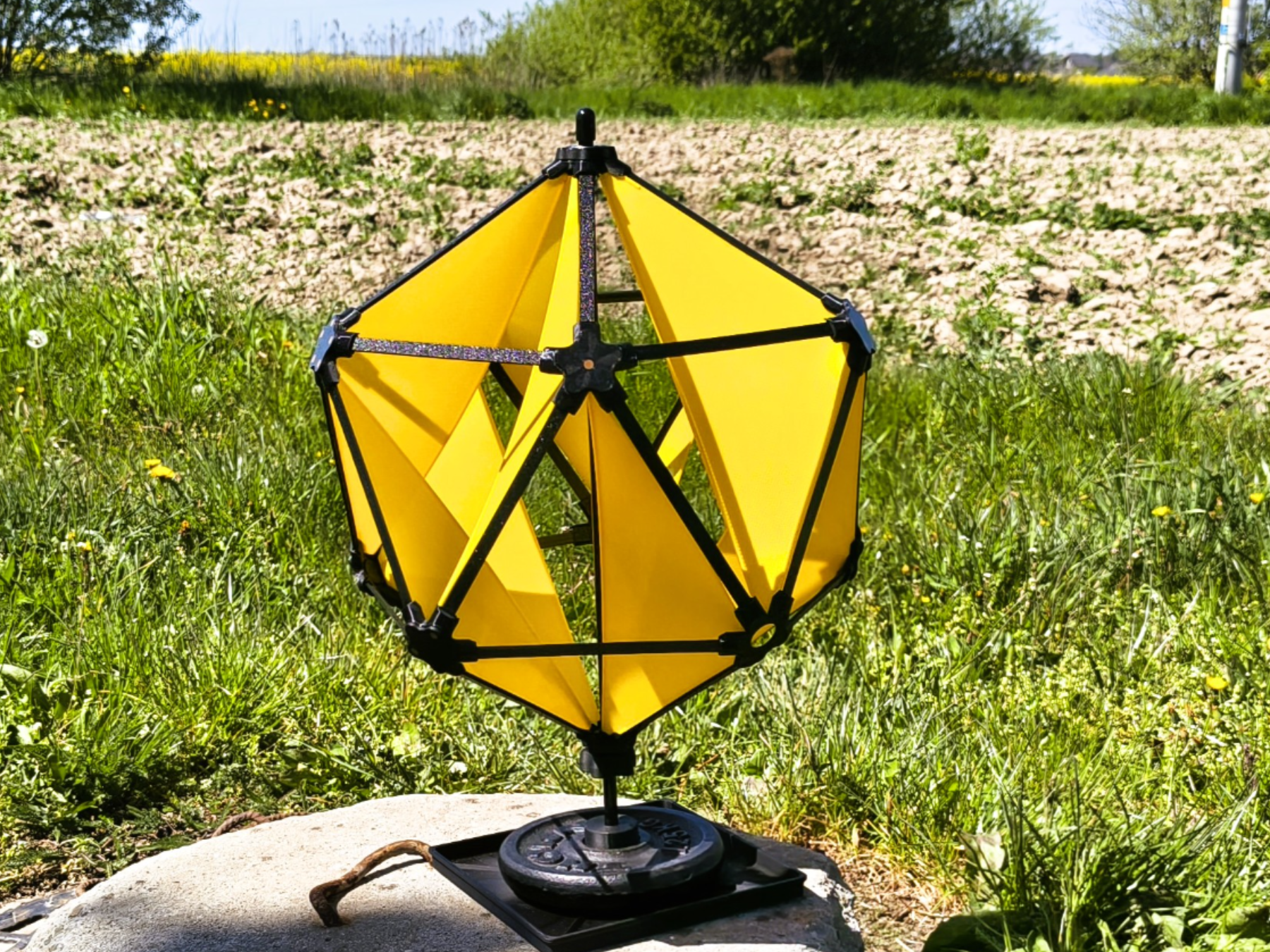 IcoWindy - wind propelled icosahedron