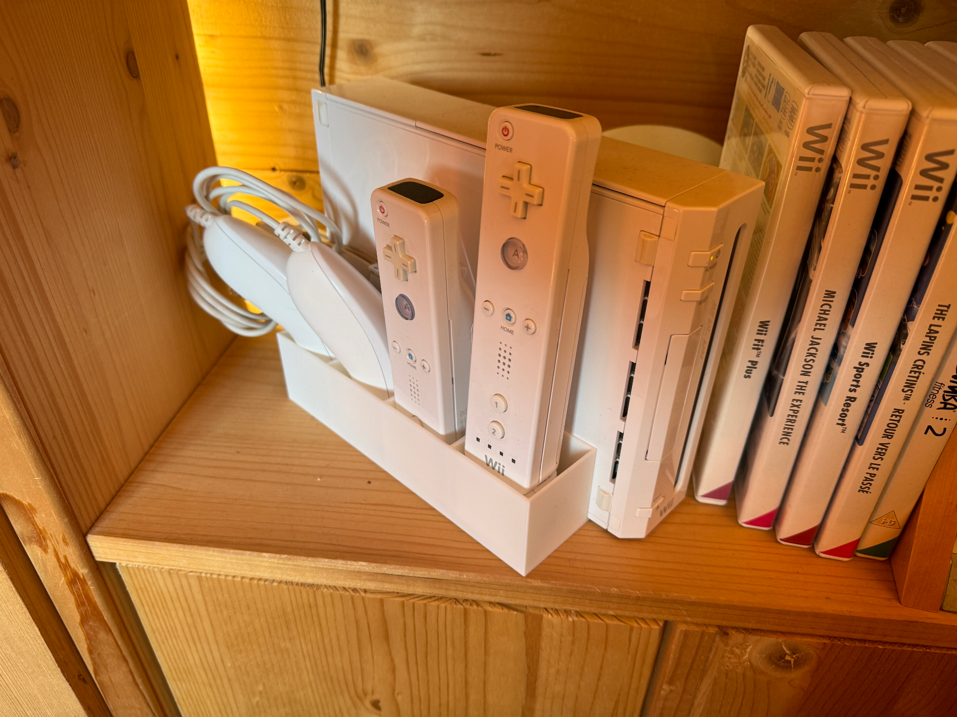 Nintendo Wii clean organizer stand