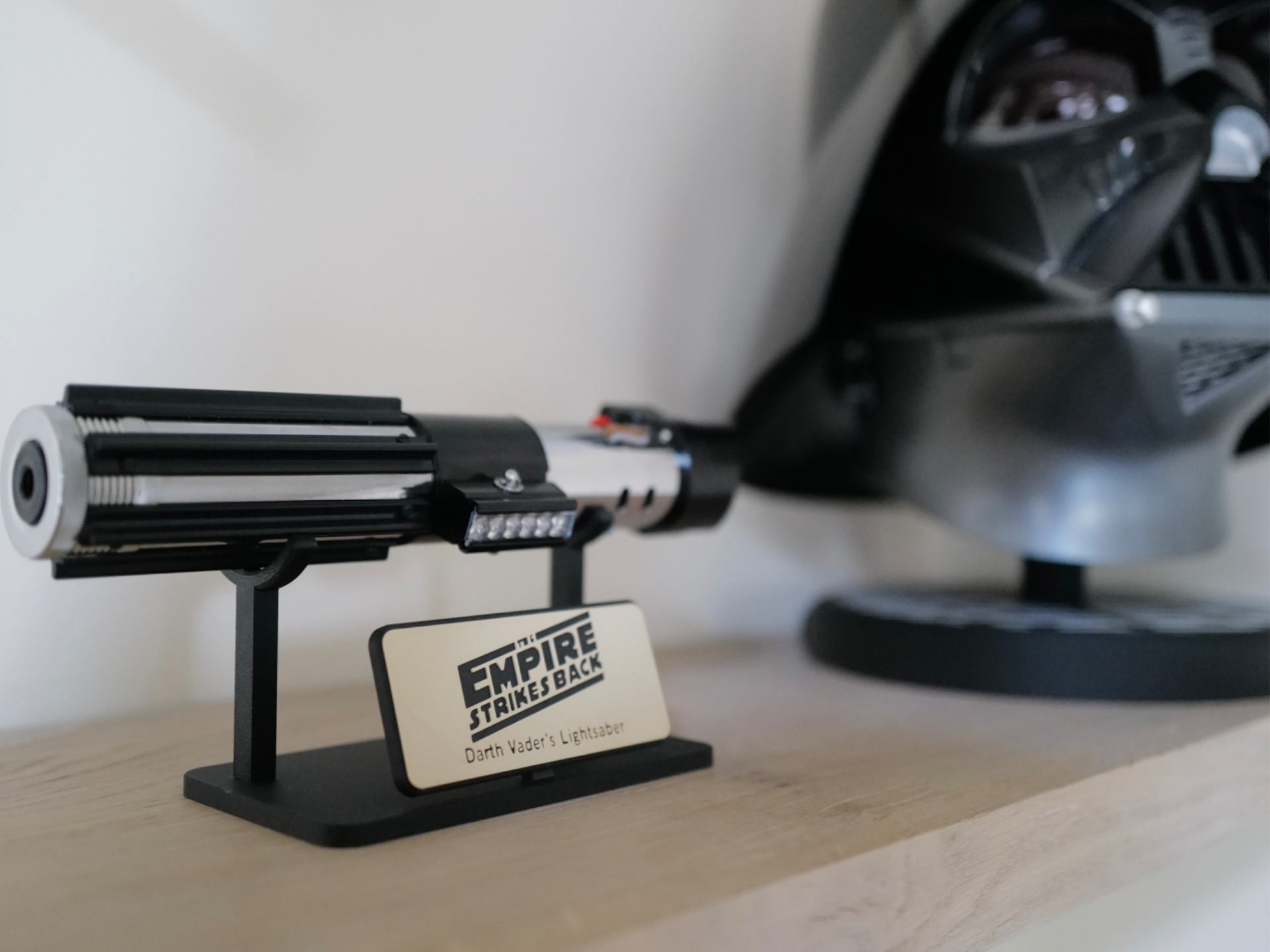 Lightsaber Display Stand: Original Trilogy
